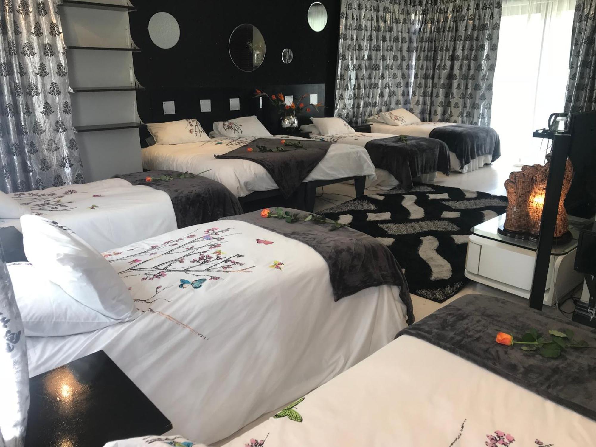 Africa Paradise - Or Tambo Airport Boutique Hotel Benoni Room photo
